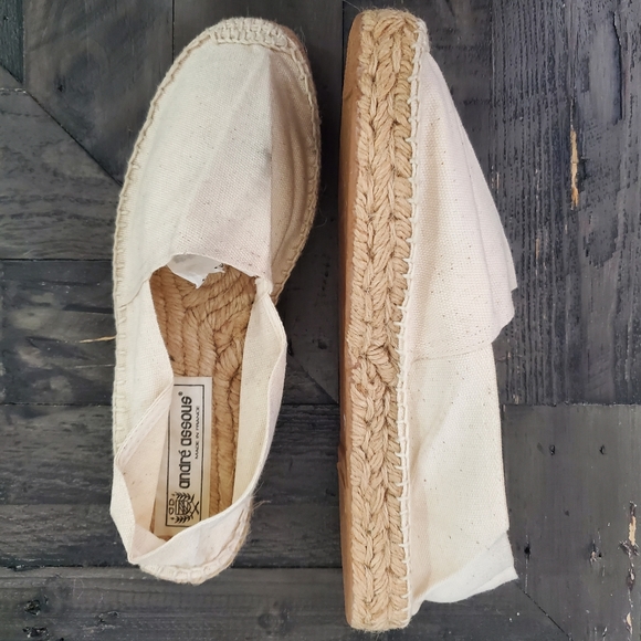 Andre Assous Cream Canvas Espadrilles Size 9 - Picture 1 of 2